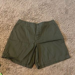 Eddie Bauer green cargo shorts
